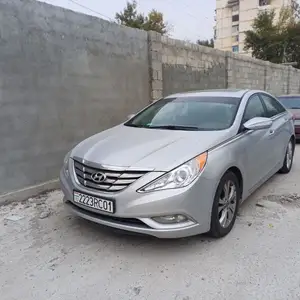 Hyundai Sonata, 2011