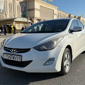 Hyundai Elantra, 2012