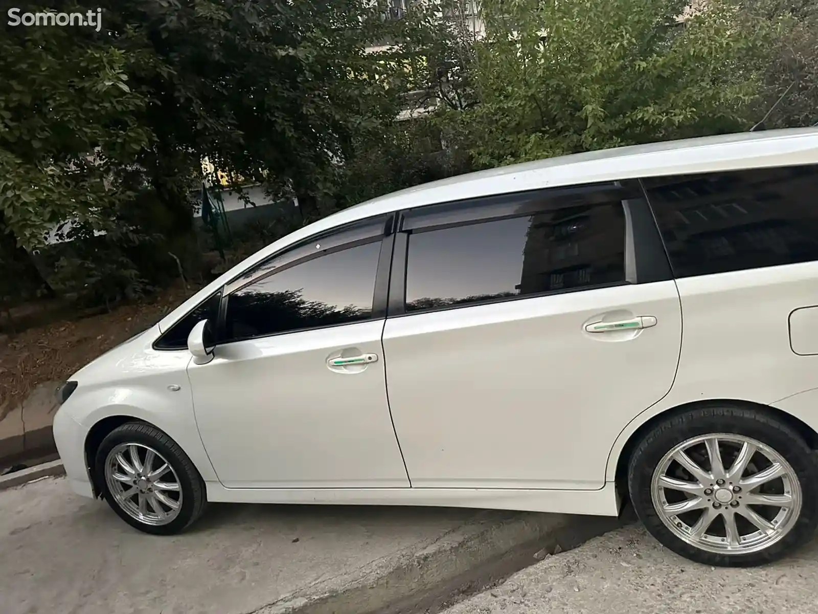 Toyota Wish, 2010-2