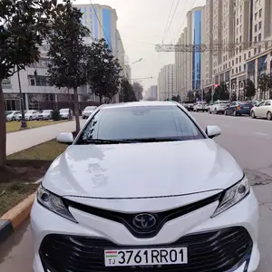 Toyota Camry, 2018