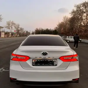 Toyota Camry, 2018