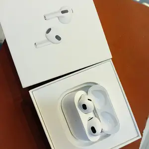 Наушники AirPods