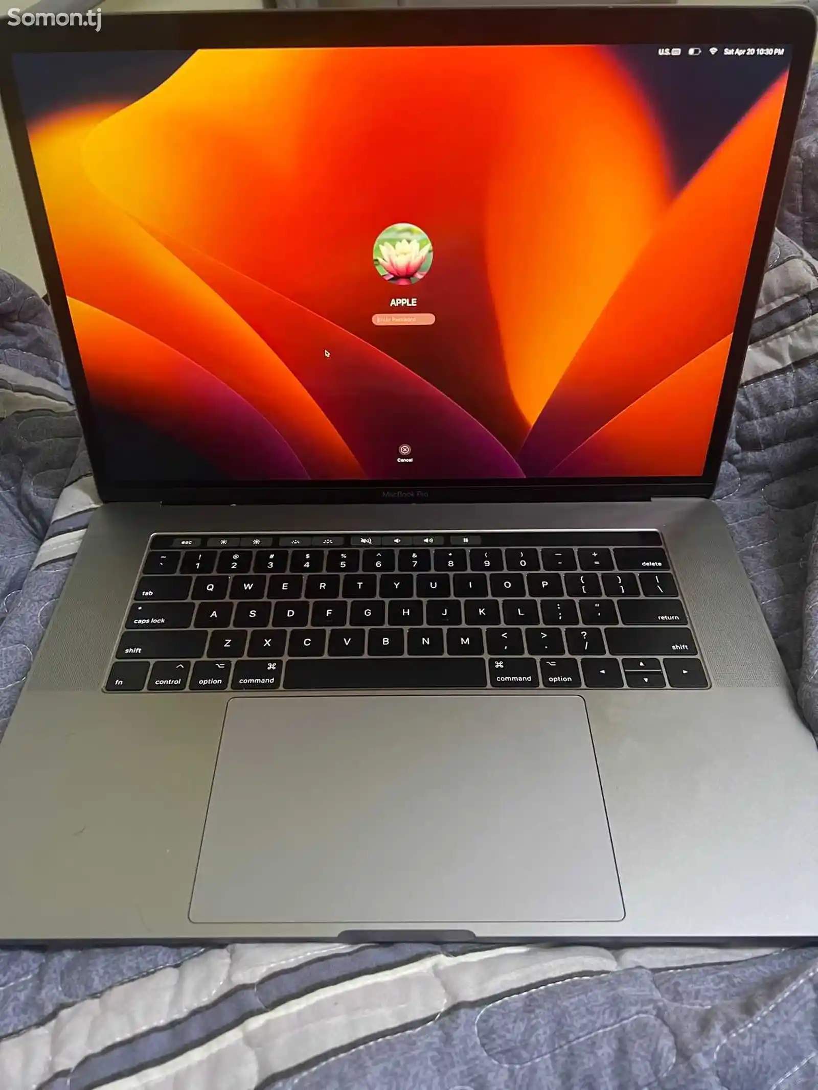 Ноутбук MacBook Pro 15 inch with Touchbar-2