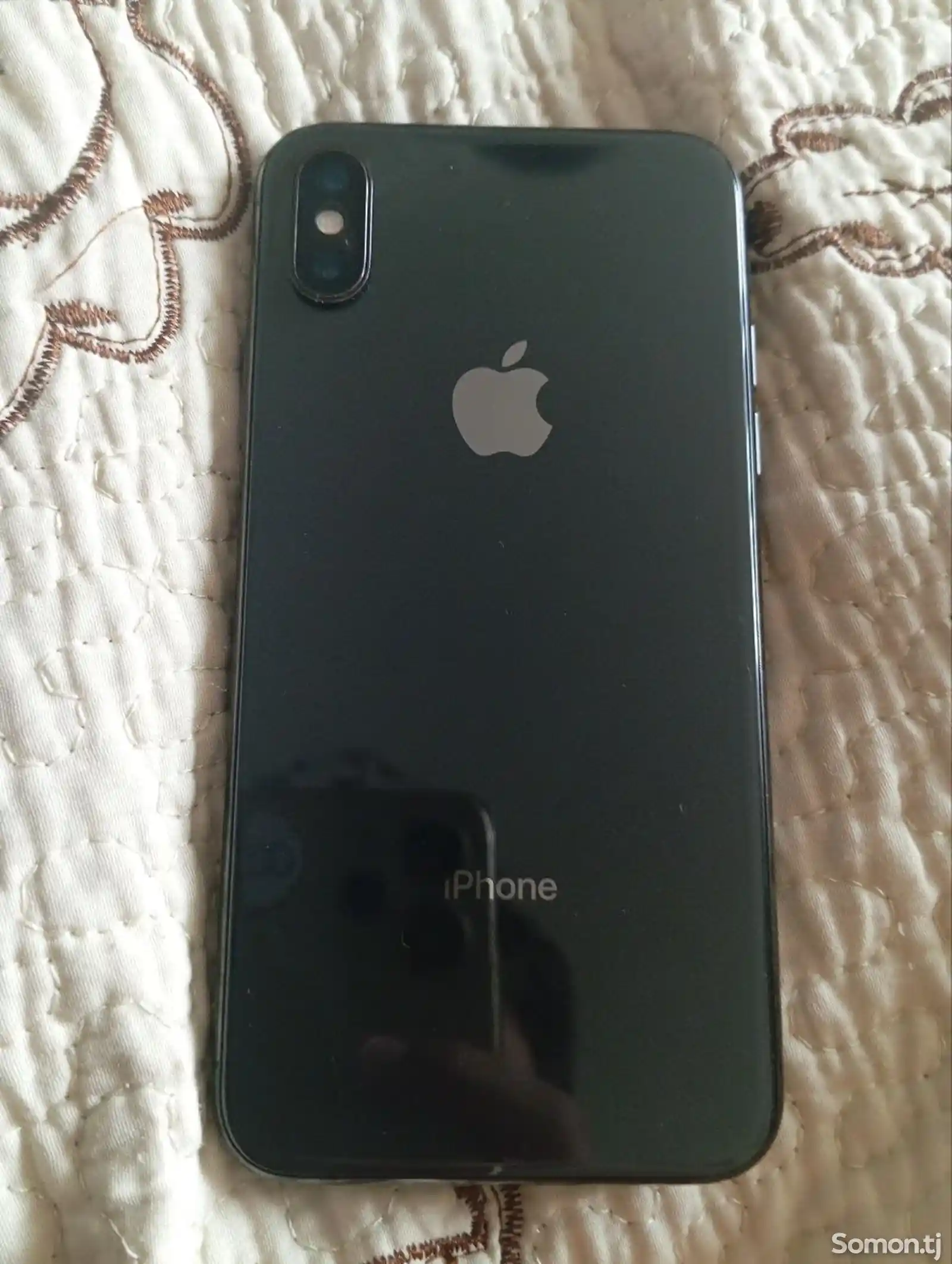 Apple iPhone X-1