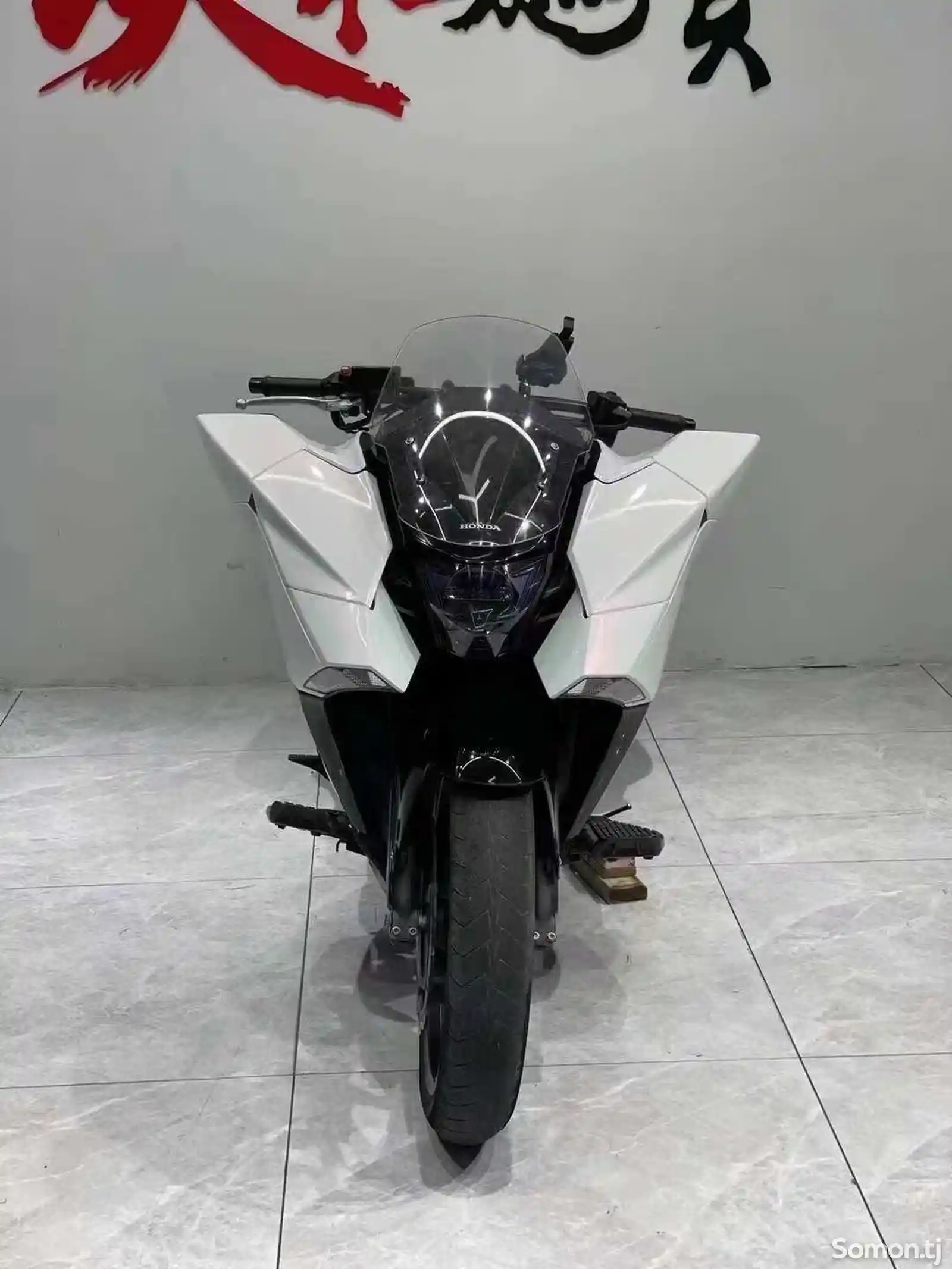 Мотоцикл Honda Concept Batman Chariot NM4-02 750сс на заказ-8