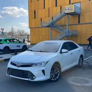 Toyota Camry, 2015