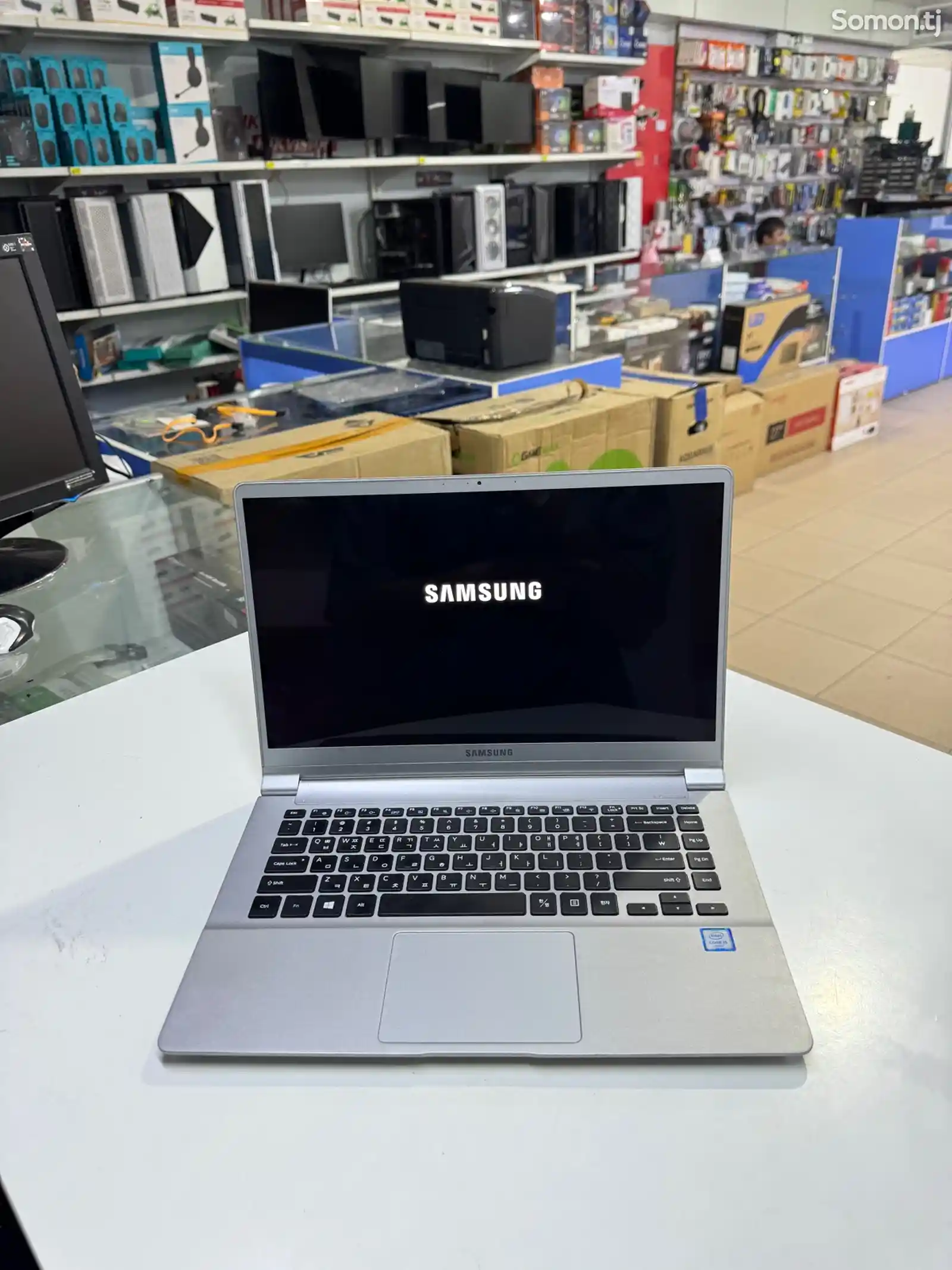 Ноутбук Samsung Japan Core i5/6/256/8/2Gb-1