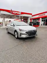 Hyundai Elantra, 2019-3