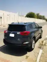 Toyota RAV 4, 2015-5