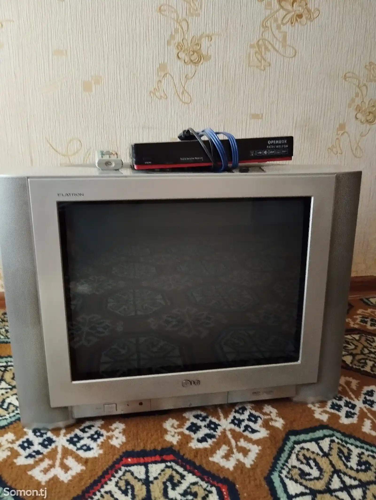 Телевизор LG-1