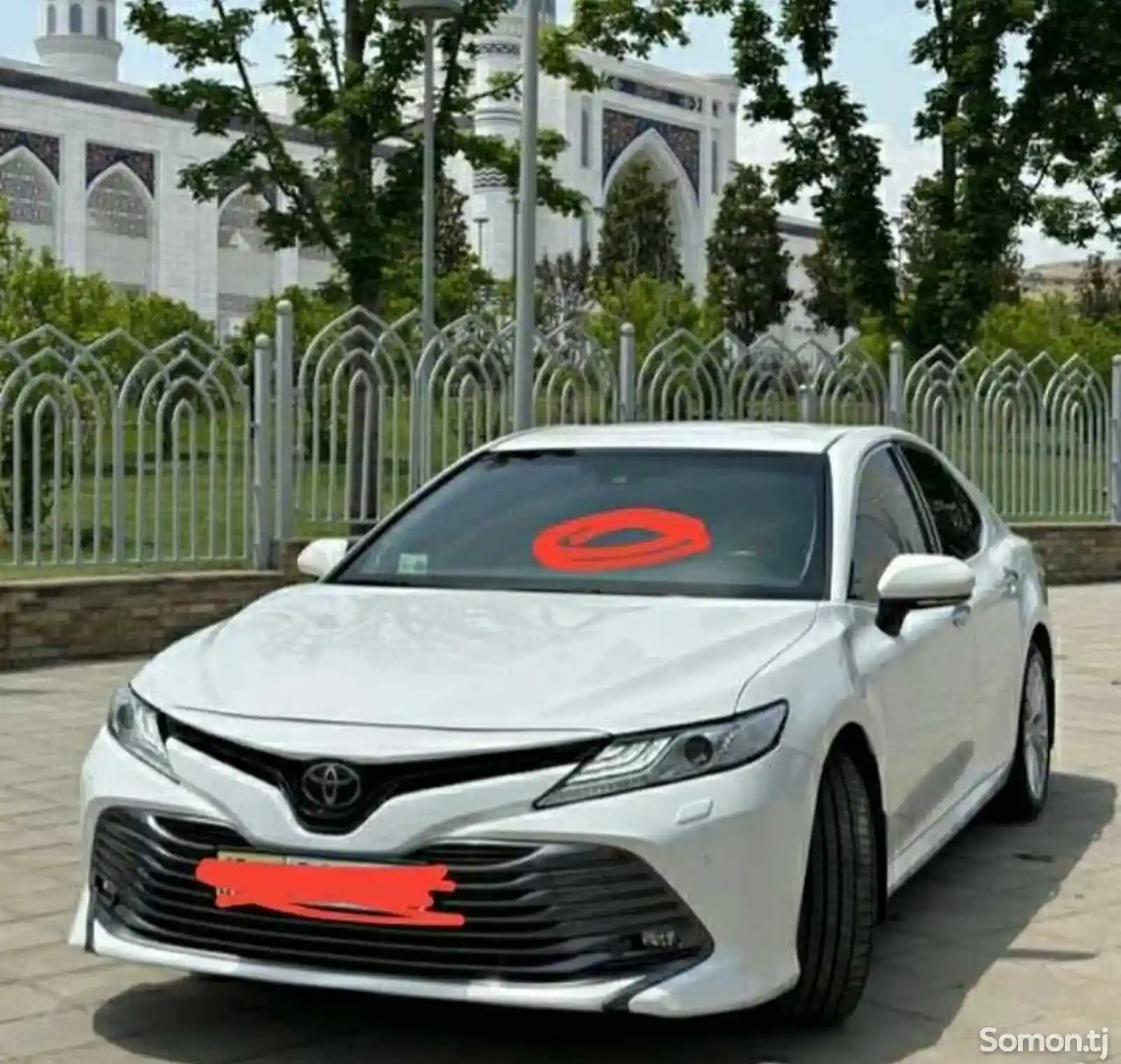 Лобовое стекло на Toyota Camry 6