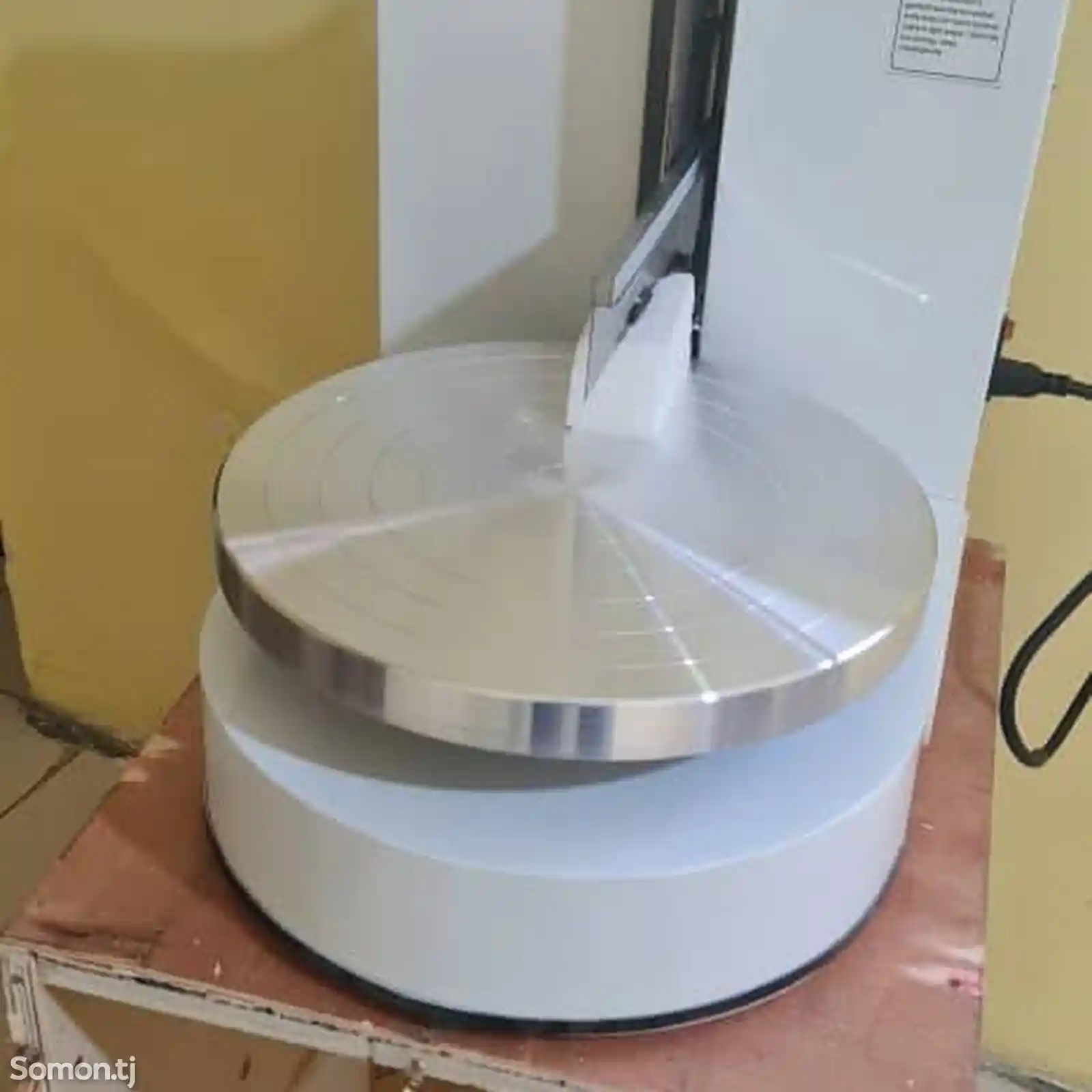 Аппарат для нанесения крема на торт-1