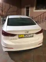 Hyundai Elantra, 2017-3