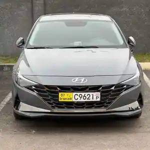 Лобовое стекло на Hyundai Elantra 2022