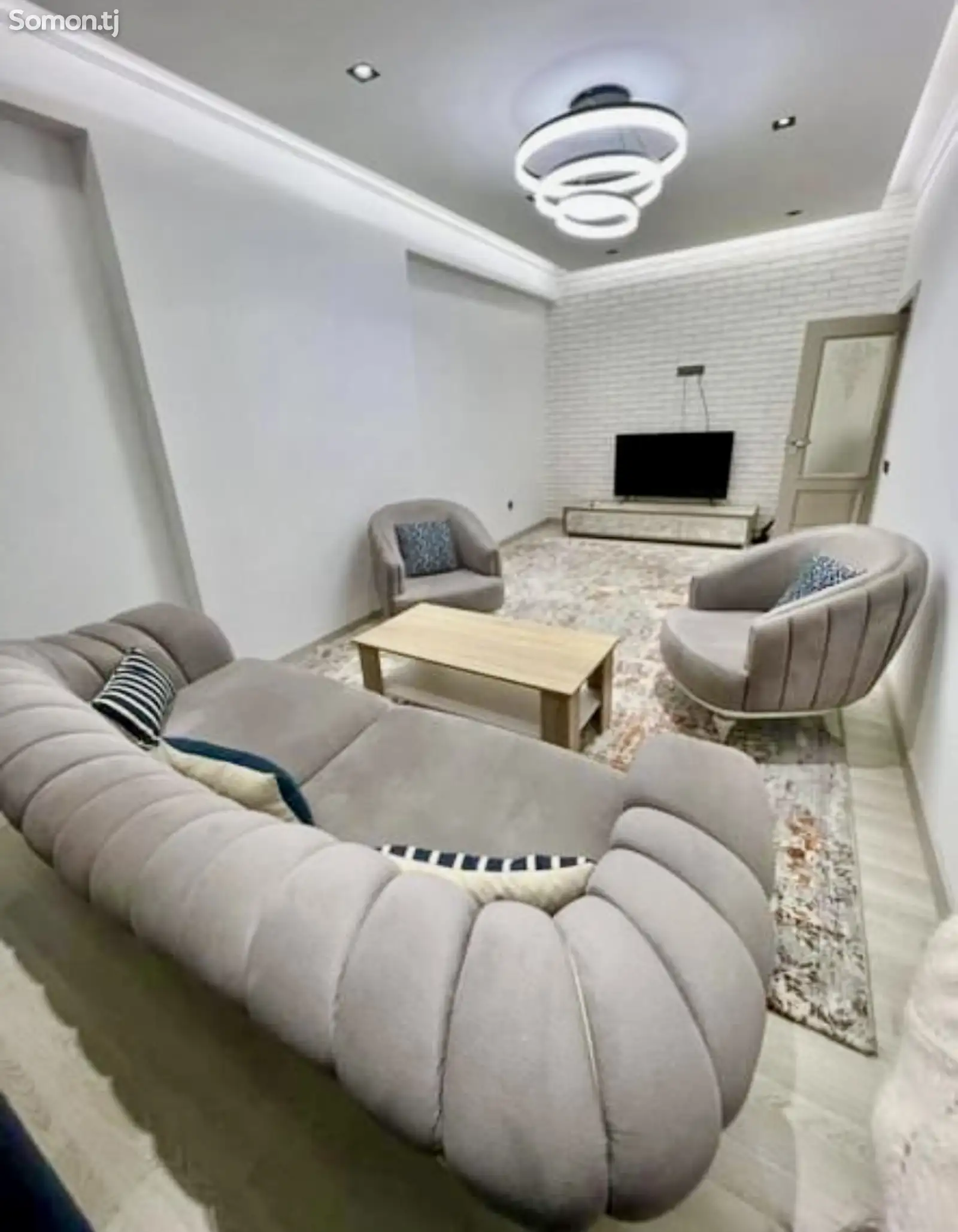 2-комн. квартира, 5 этаж, 70м², Оперка-1