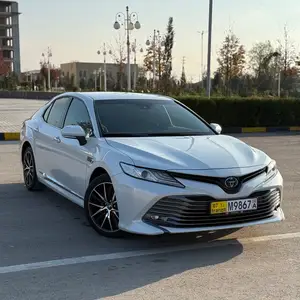 Toyota Camry, 2017