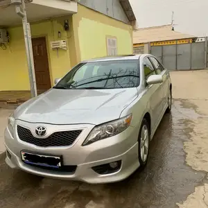 Toyota Camry, 2011