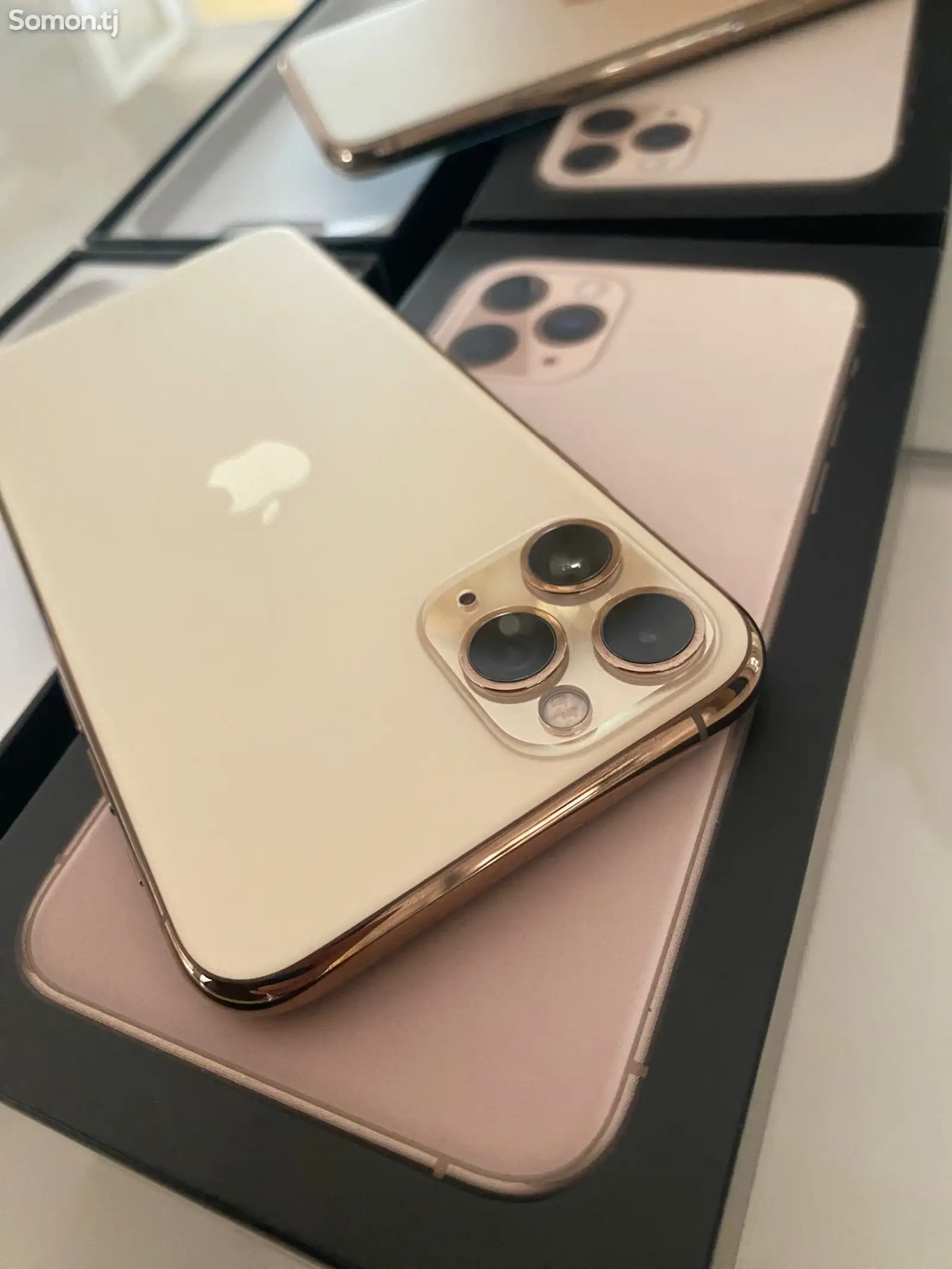 Apple iPhone 11 Pro, 256 gb, Gold-1