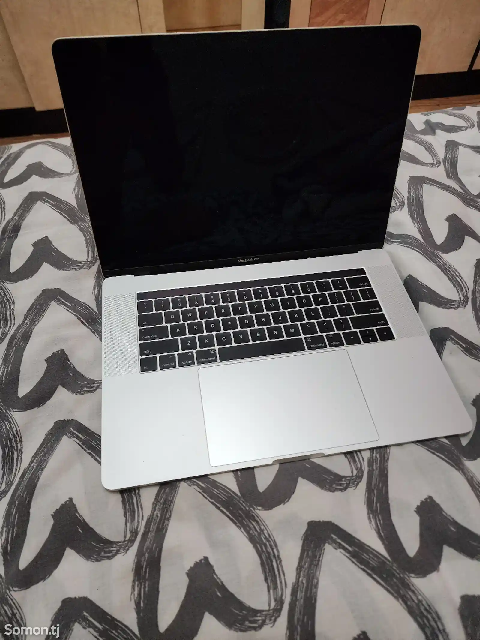 Ноутбук MacBook Pro 2017 Gray Touch 2.8 i7 16Gb 1Тб-1