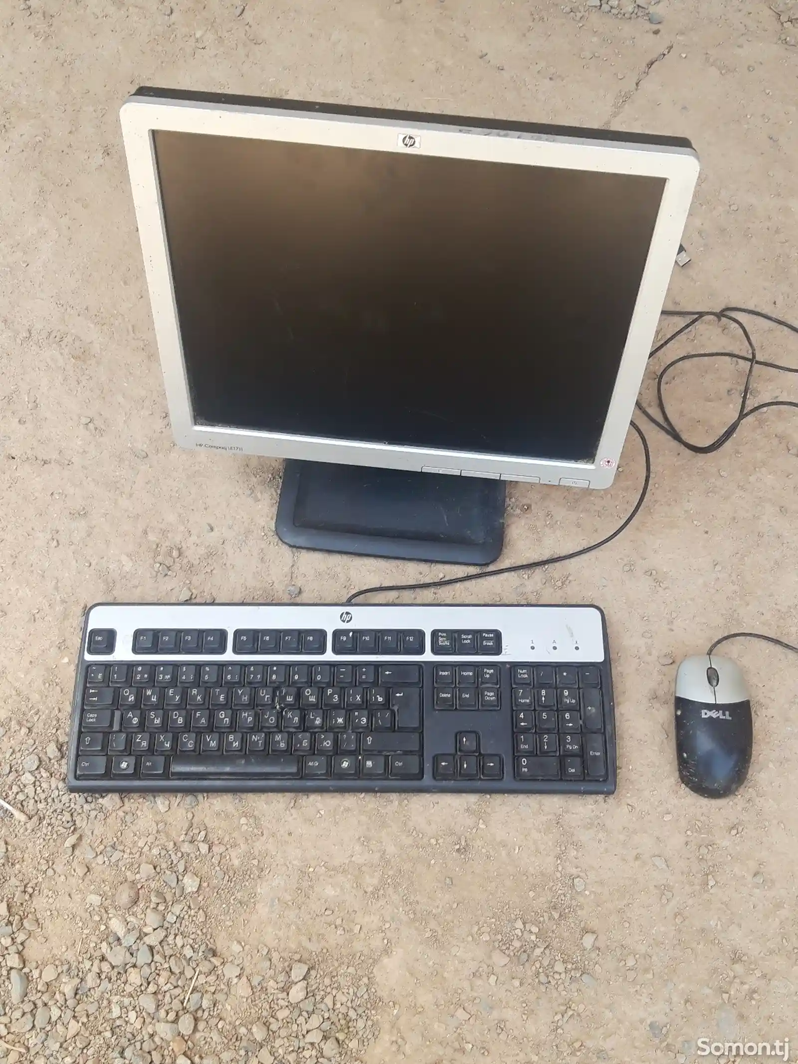 Монитор с мышкой и клавиатурой-2