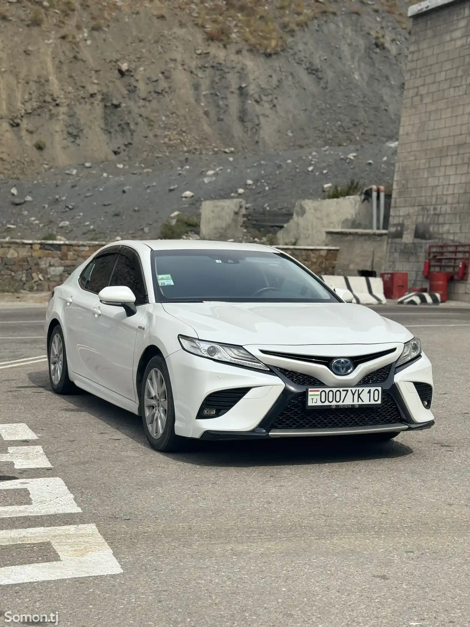 Toyota Camry, 2019-1