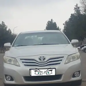 Toyota Camry, 2011