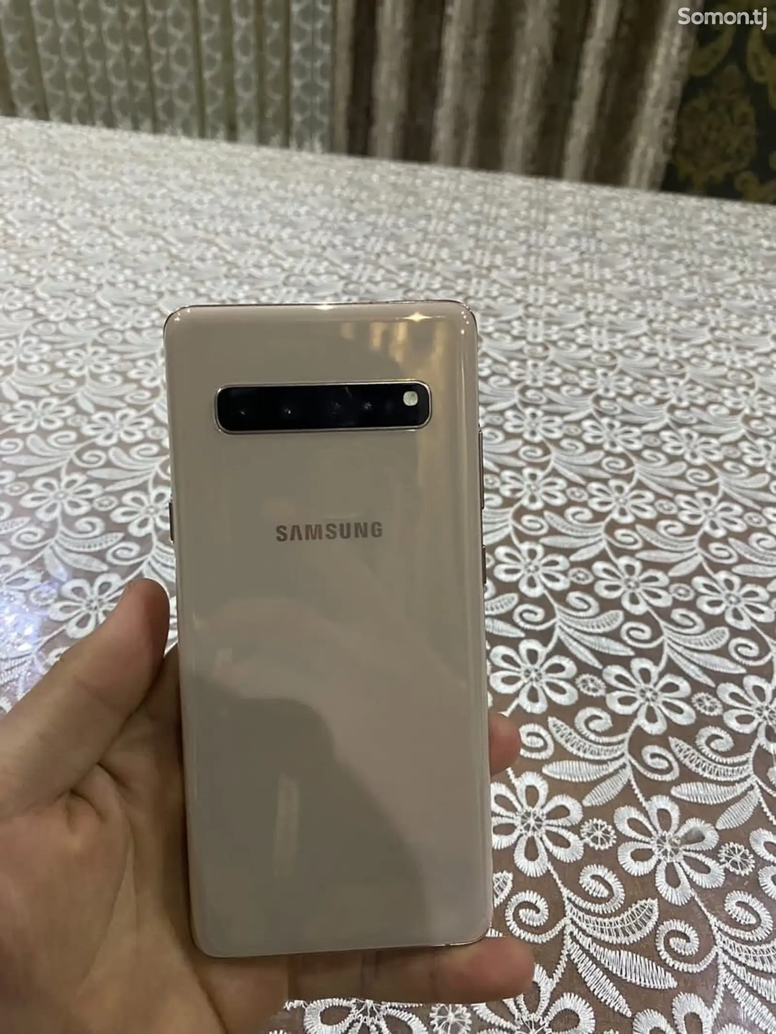 Samsung Galaxy S10 5G-1