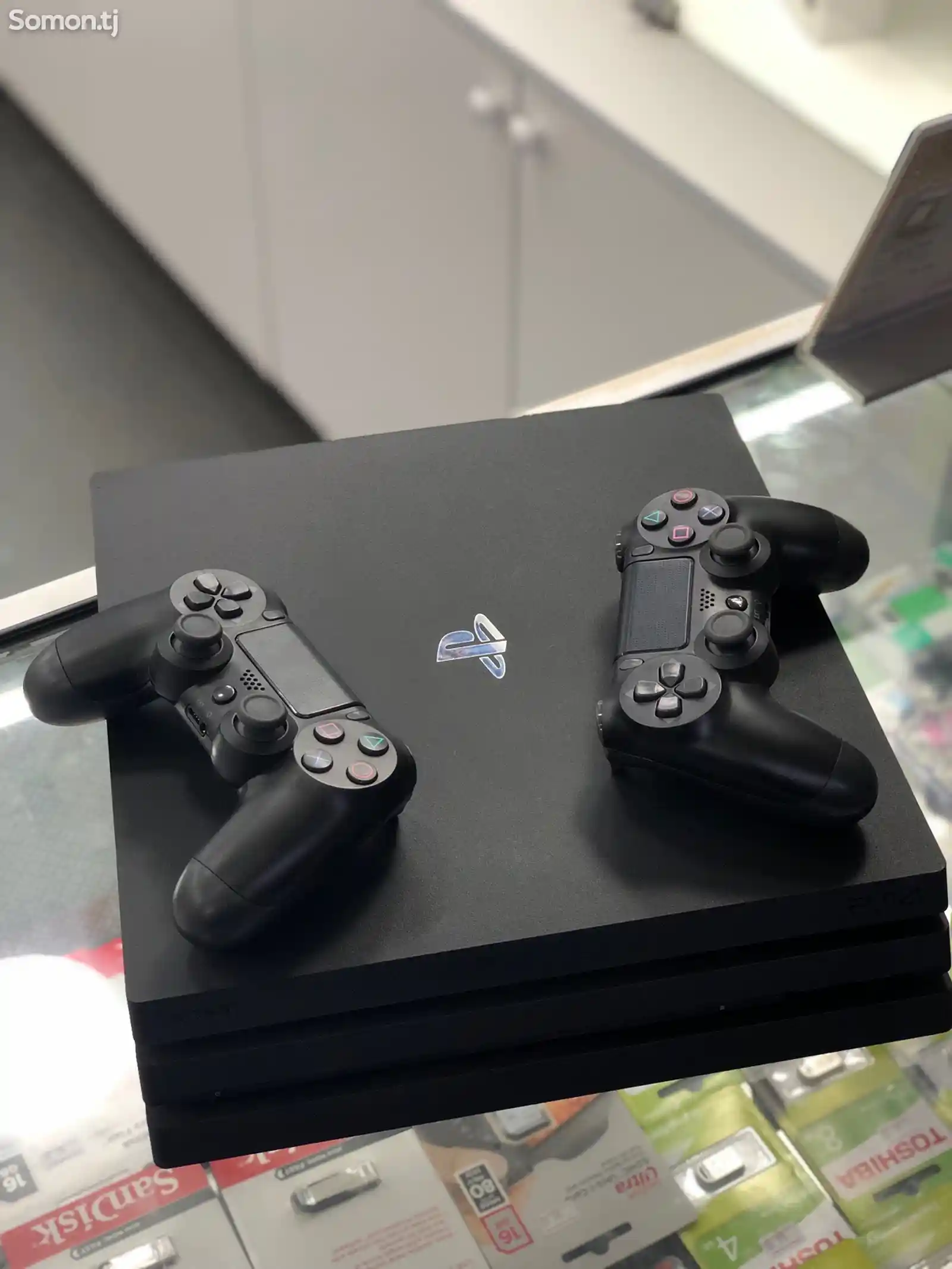 Игровая приставка Sony PlayStation 4 Pro-2