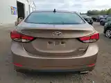 Hyundai Elantra, 2015-3