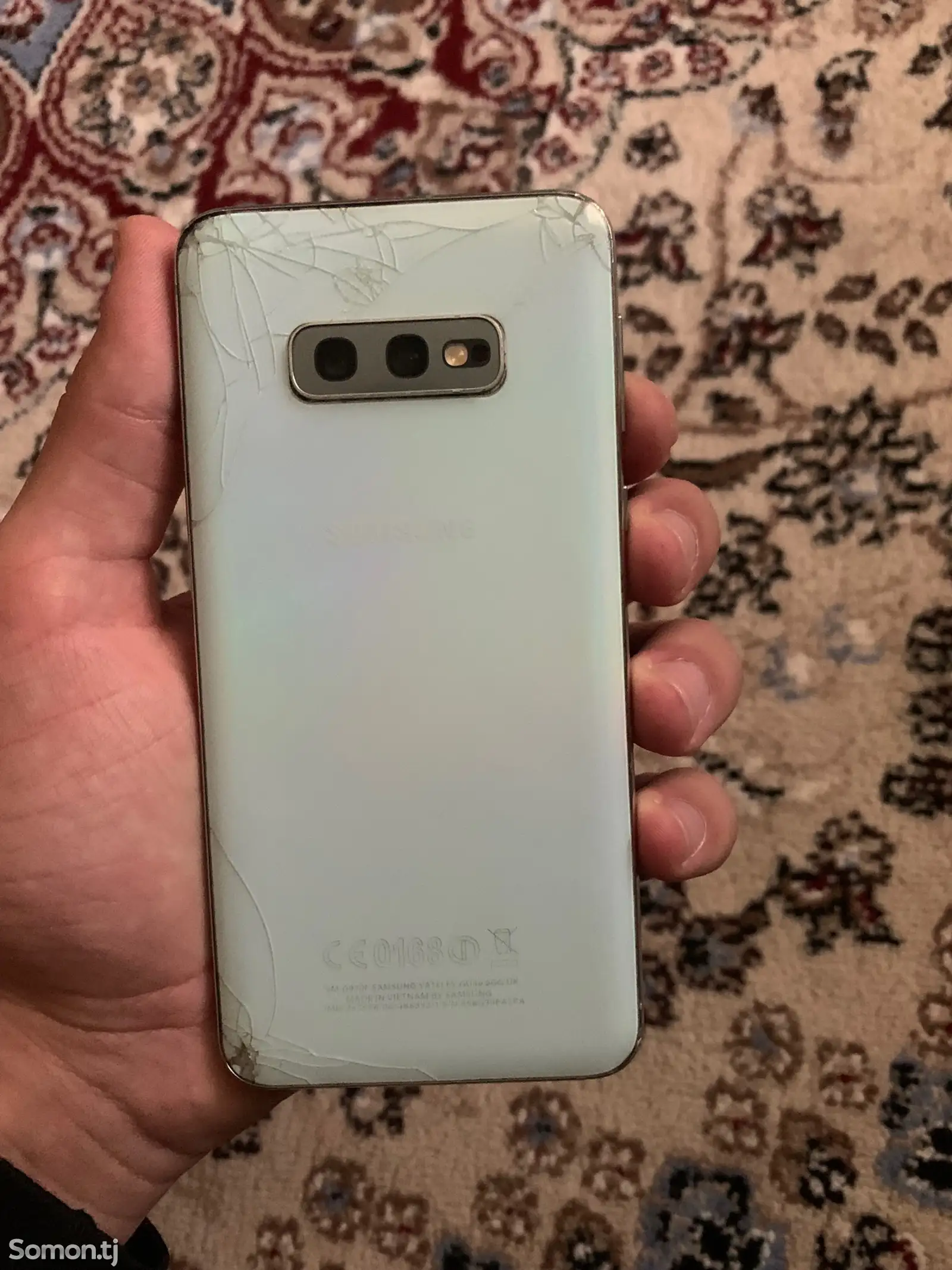 Samsung Galaxy S10E-1