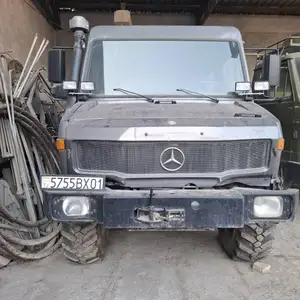 Бортовой грузовик Mercedes-Benz Unimog, 2002