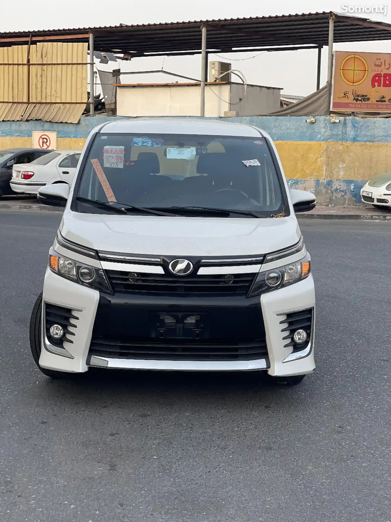 Toyota Voxy, 2014-2