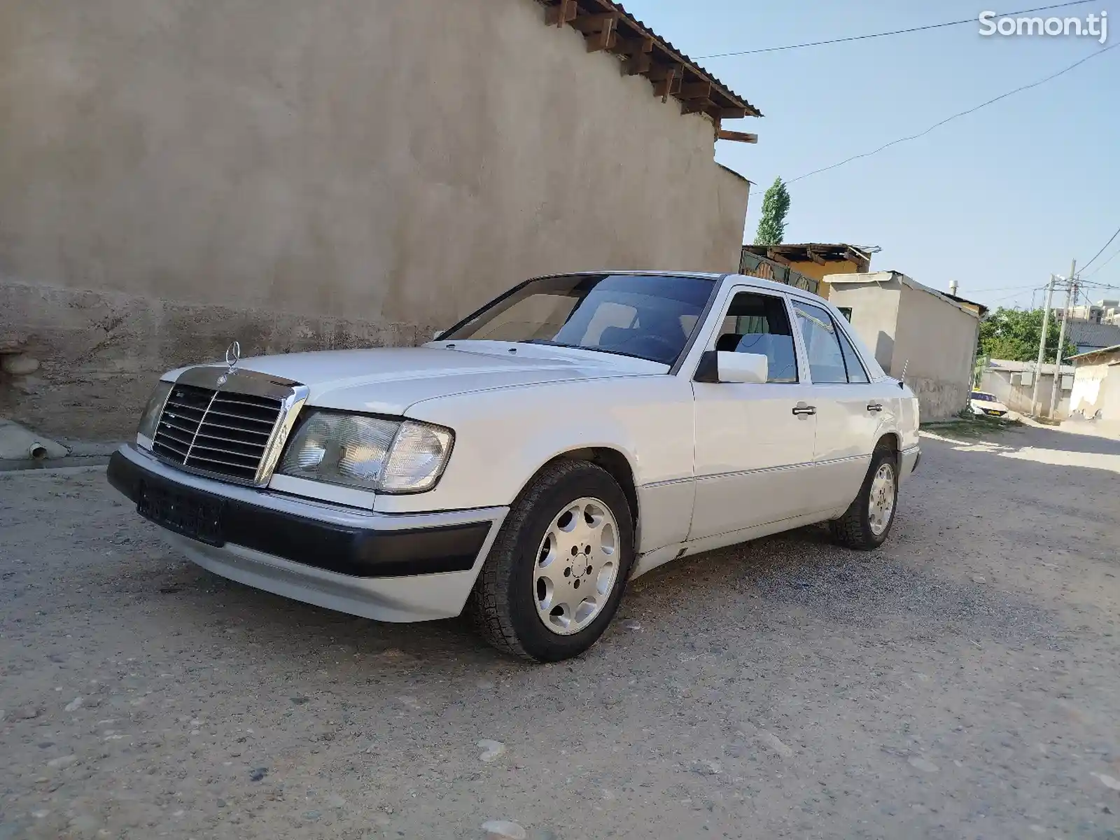 Mercedes-Benz W124, 1990-1