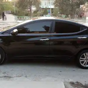 Hyundai Elantra, 2016