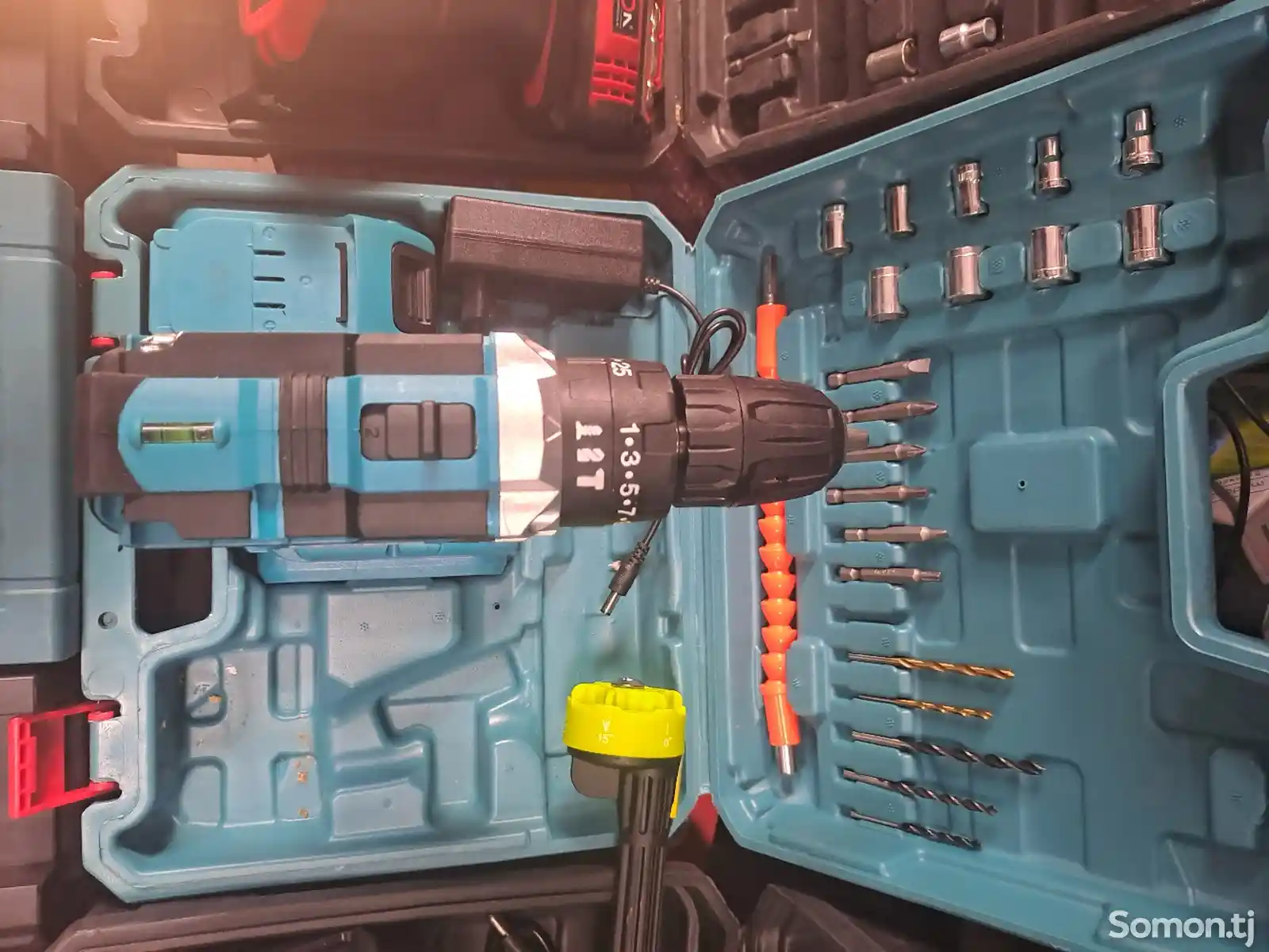 Шуруповерт Makita 48 V-2