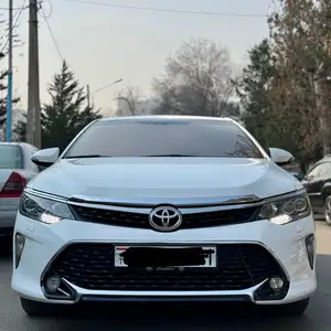 Toyota Camry, 2016