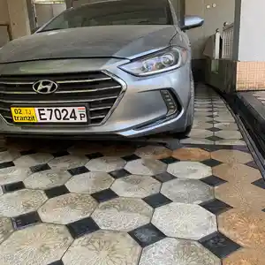 Hyundai Elantra, 2017