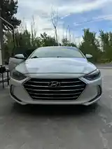 Hyundai Elantra, 2017-8