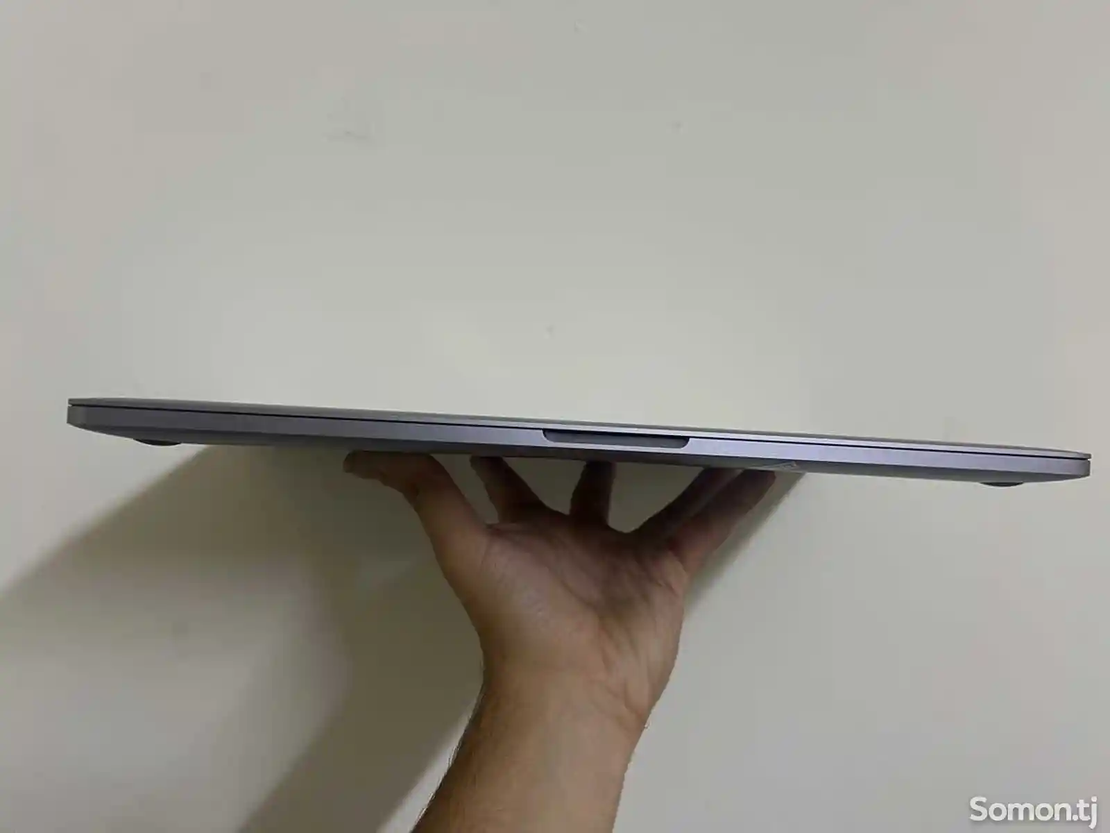 Ноутбук MacBook Pro 15 inch with Touchbar-6