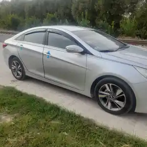 Hyundai Sonata, 2010