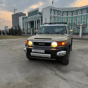 Toyota FJ Cruiser, 2014