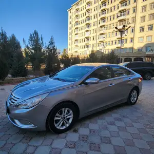 Hyundai Sonata, 2010