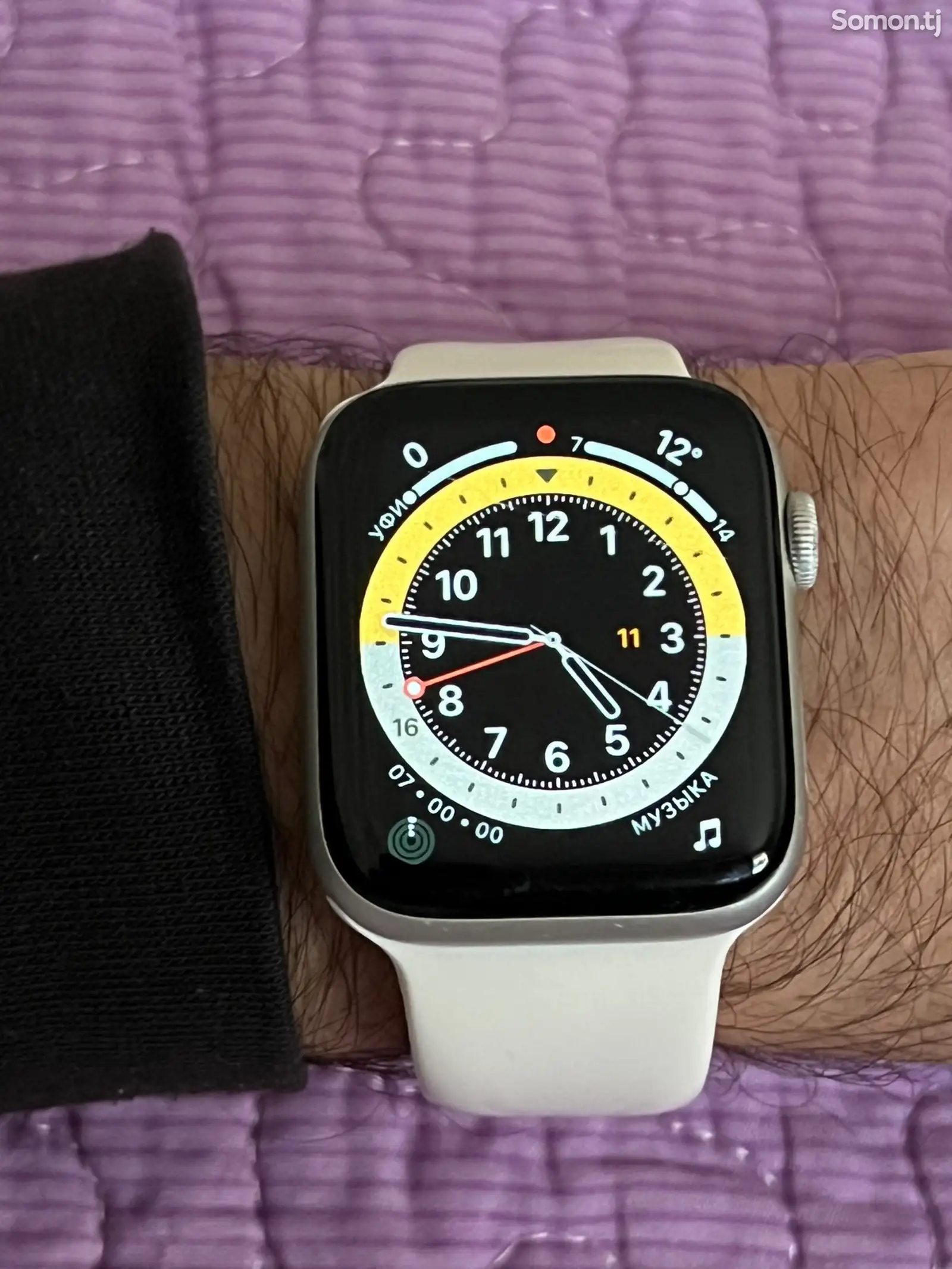 Смарт часы apple watch series 5 44 mm-1