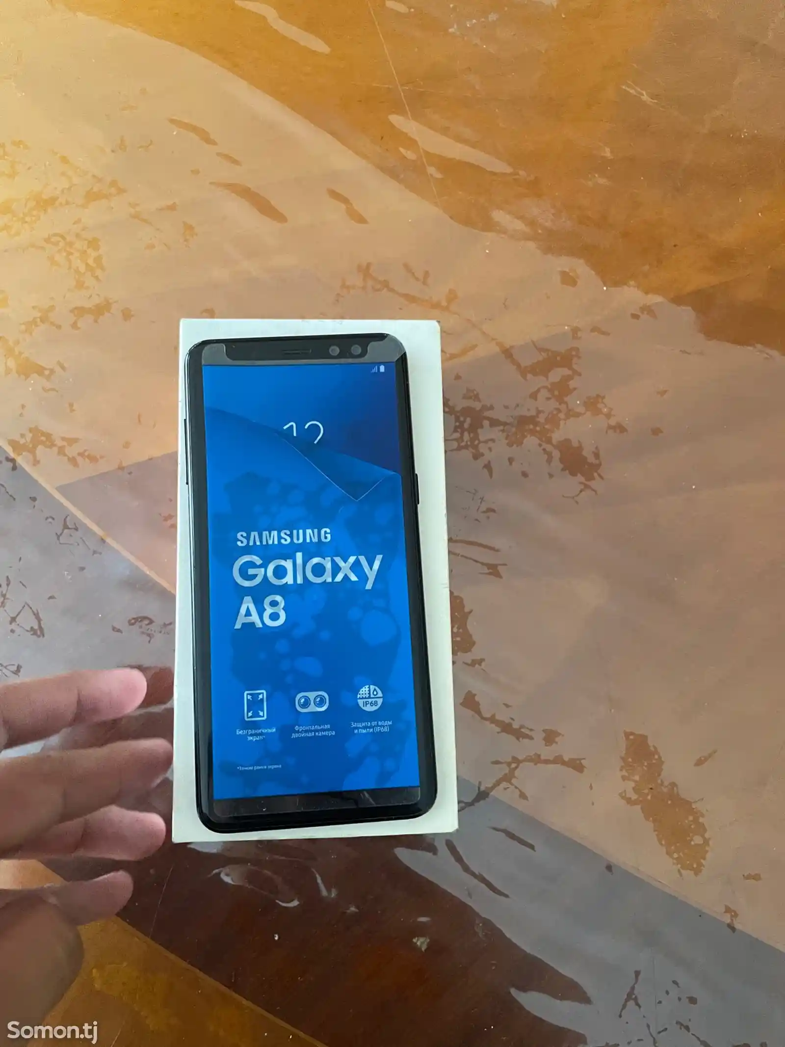 Samsung Galaxy A8, 2018-3