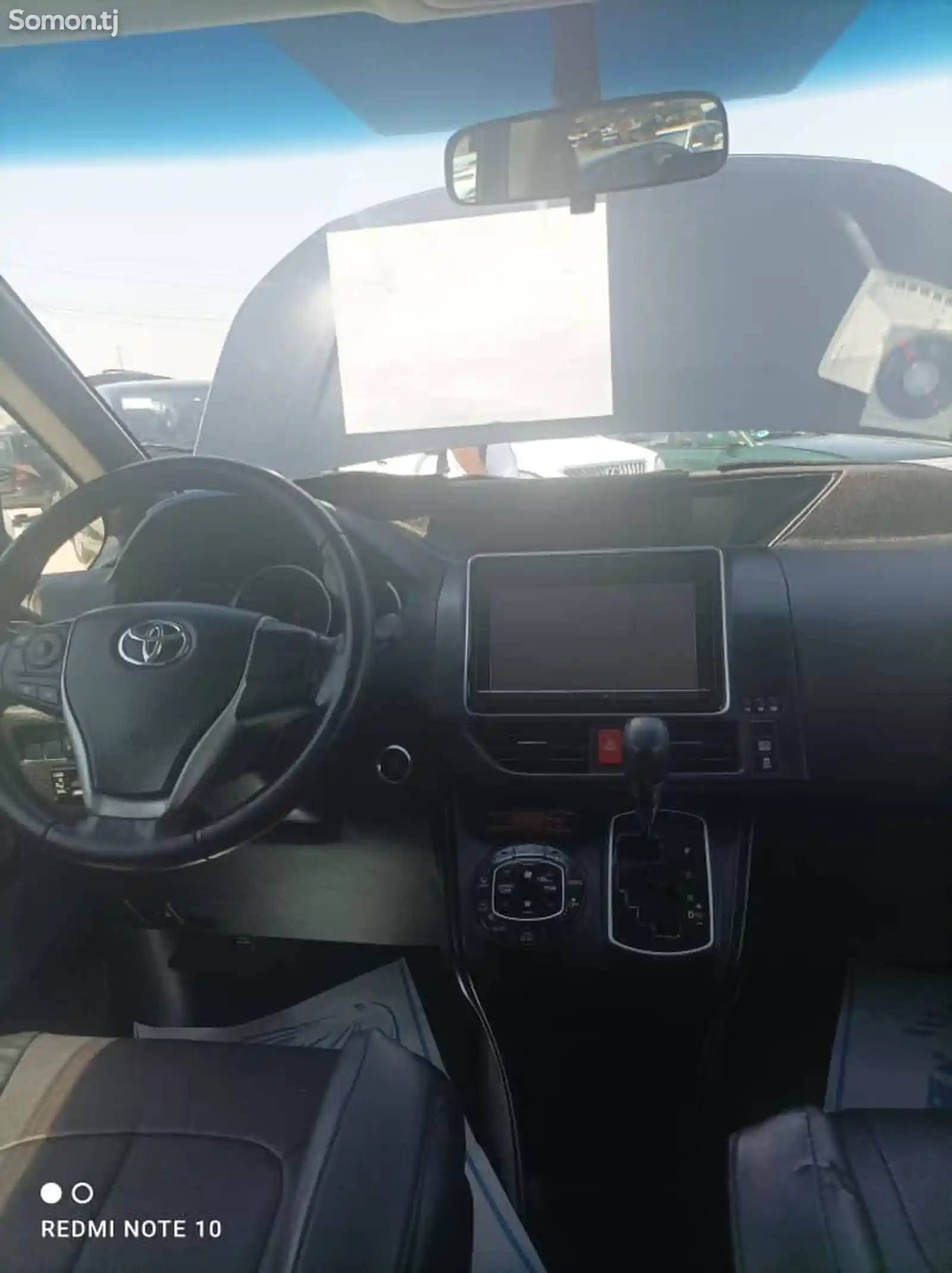 Toyota Voxy, 2014-6