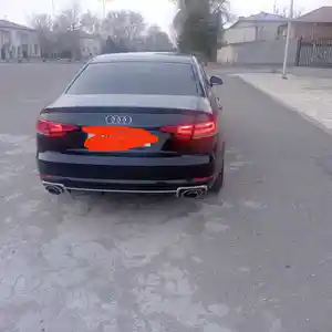 Audi A4, 2016