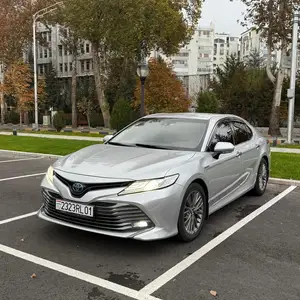 Toyota Camry, 2018