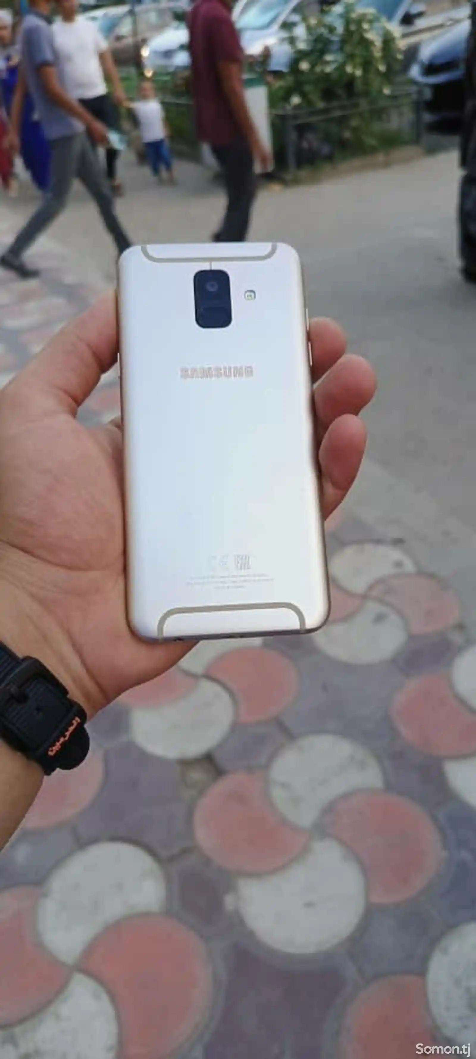 Samsung Galaxy A6-4