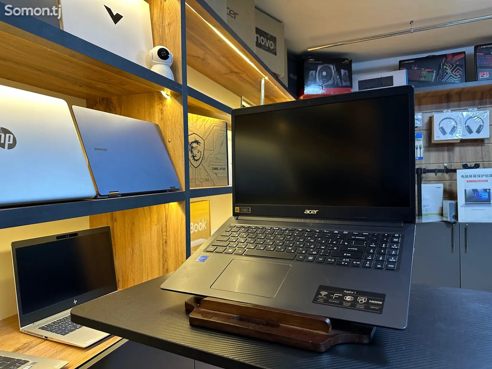 Ноутбук Acer aspire-1