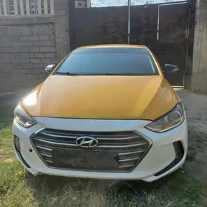 Hyundai Elantra, 2018